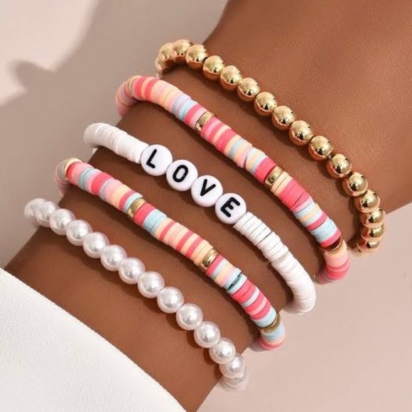 Meet your Posher, Aryana - Picture 2 of 3